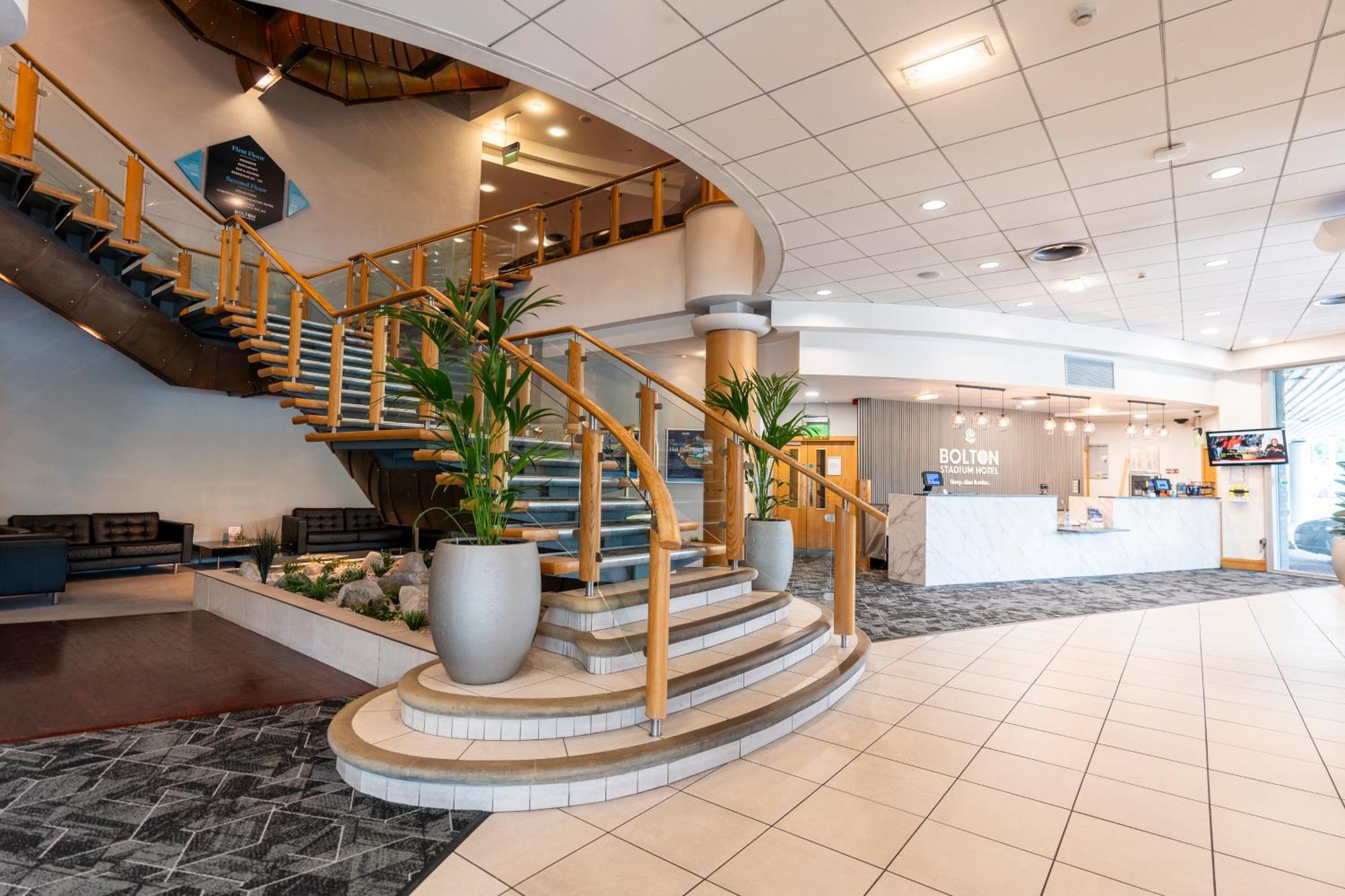 The Bolton Stadium Hotel, A Member Of Radisson Individuals מראה חיצוני תמונה