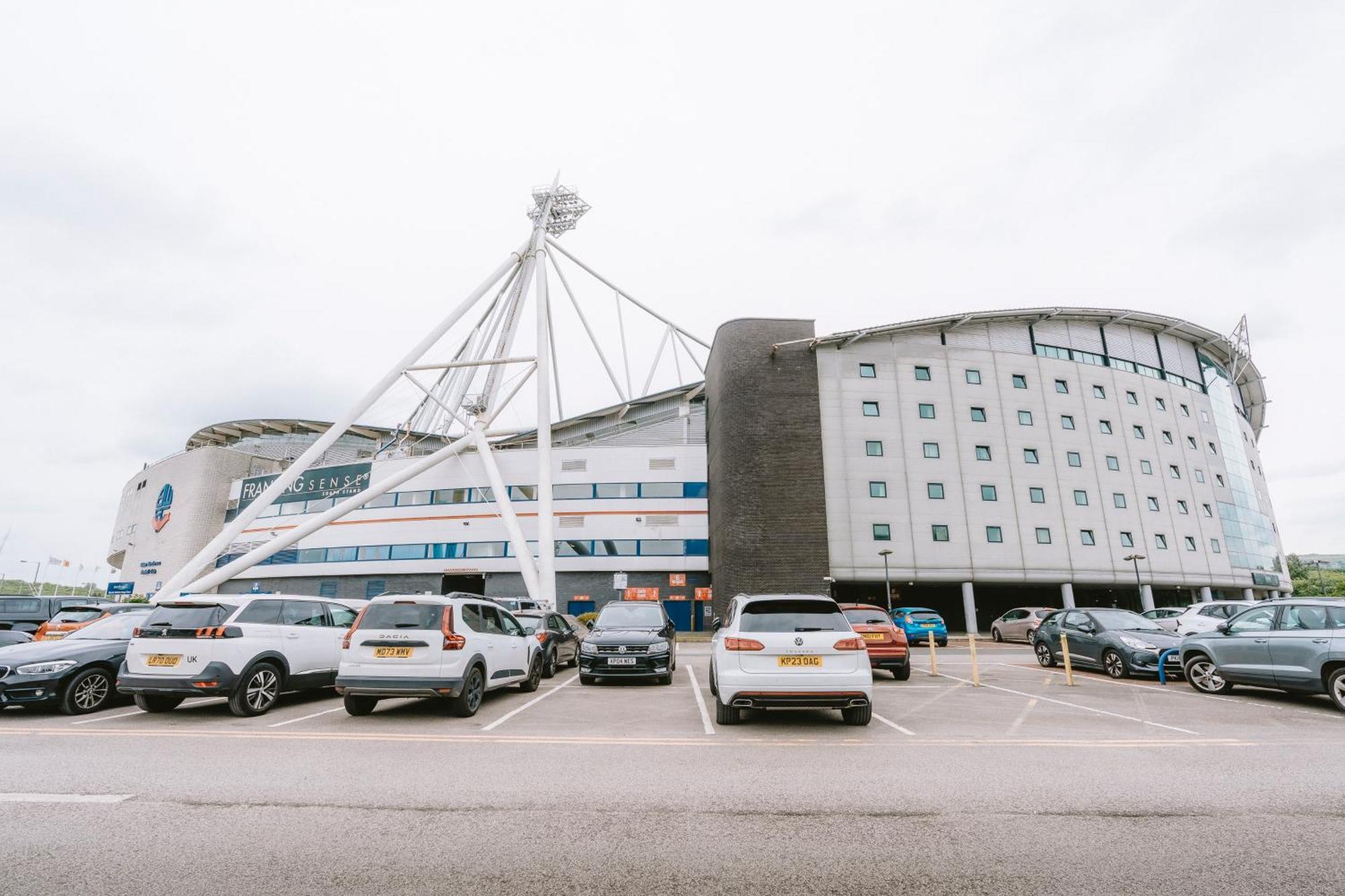 The Bolton Stadium Hotel, A Member Of Radisson Individuals מראה חיצוני תמונה