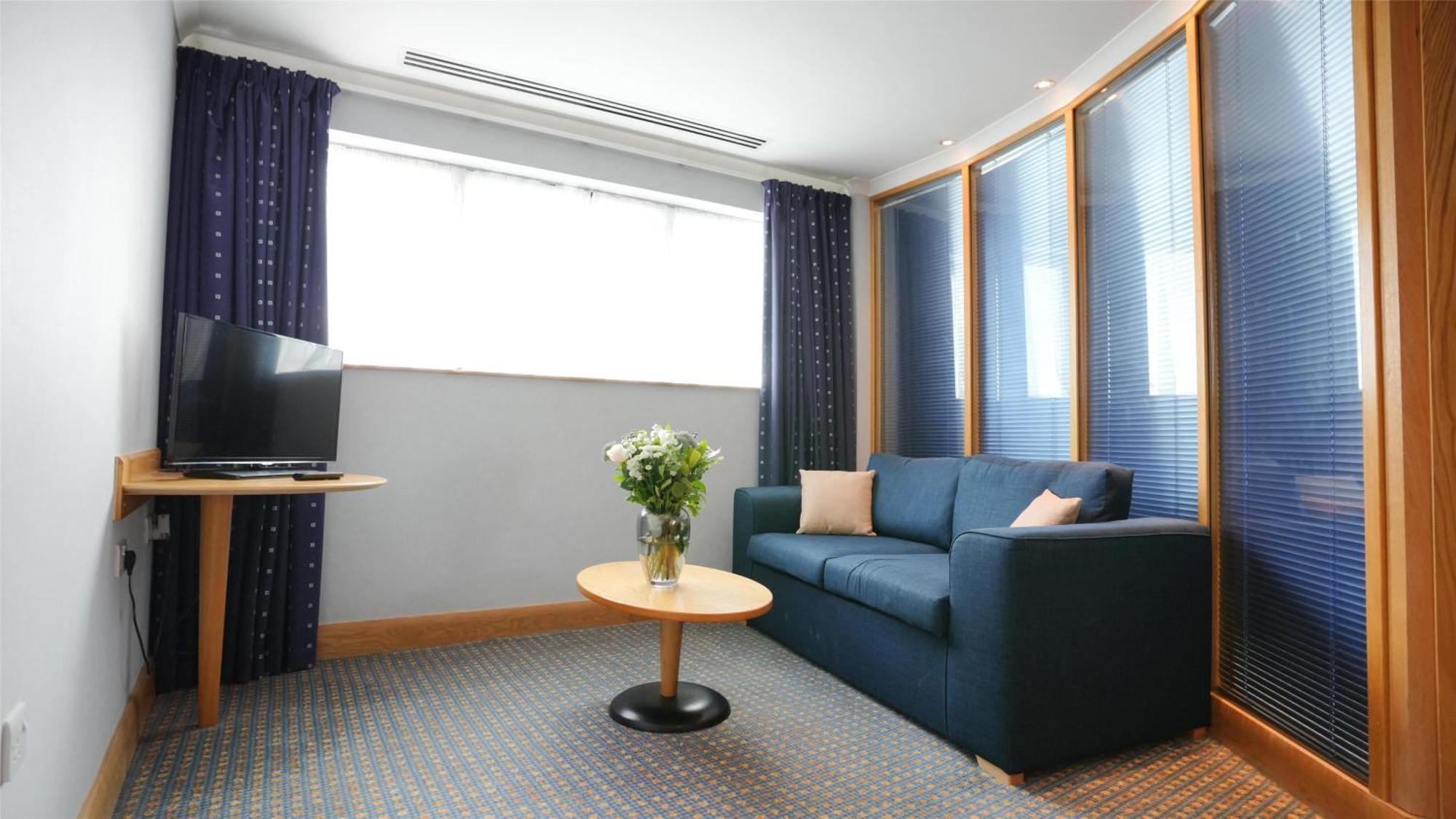 The Bolton Stadium Hotel, A Member Of Radisson Individuals מראה חיצוני תמונה